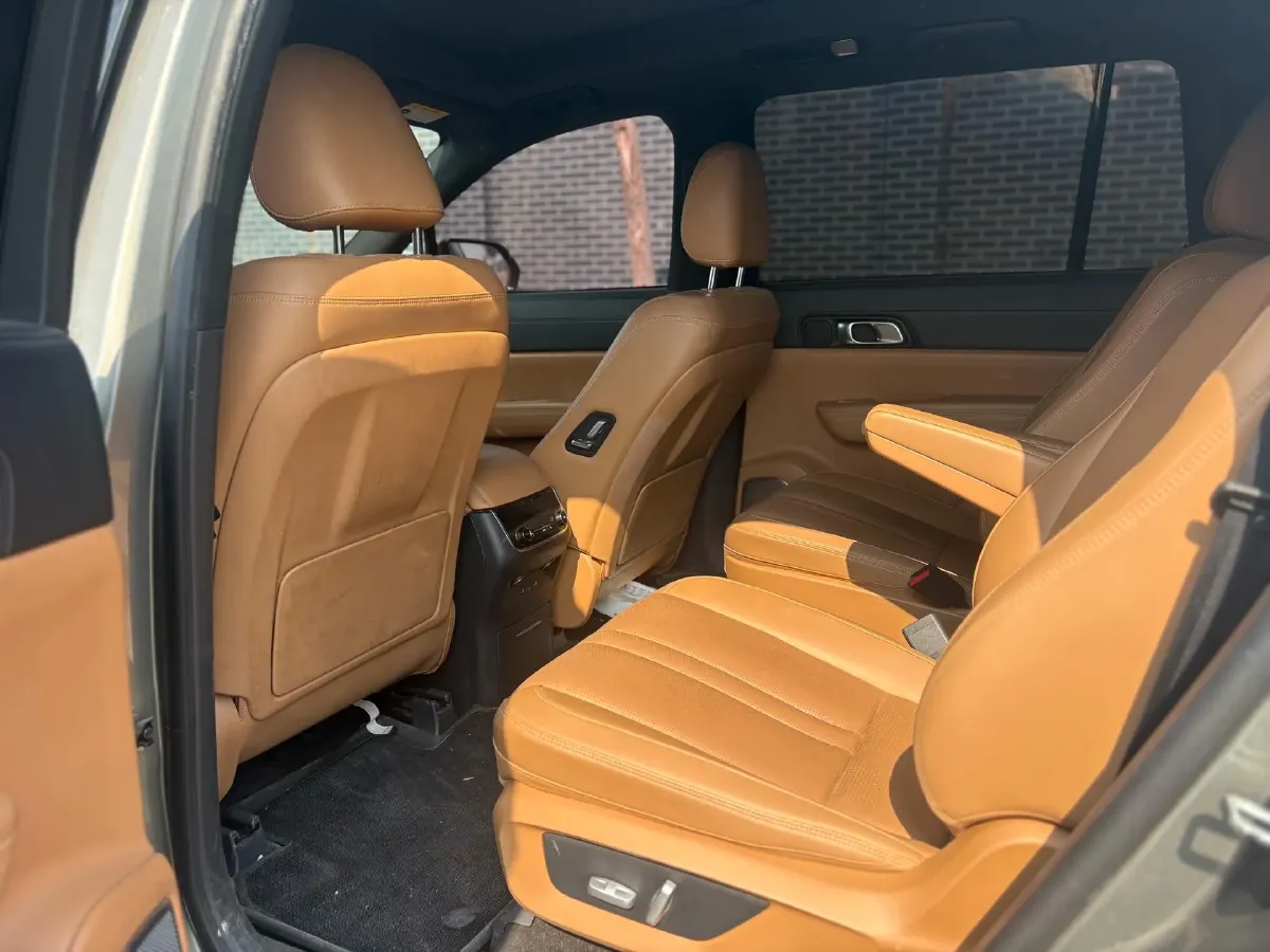 2020 Li ONE Range Extended 131HP REEV 40.5KWH,autocango,china used car exporter,china ev exporter,chinese used car exporter,chinese used ev exporter