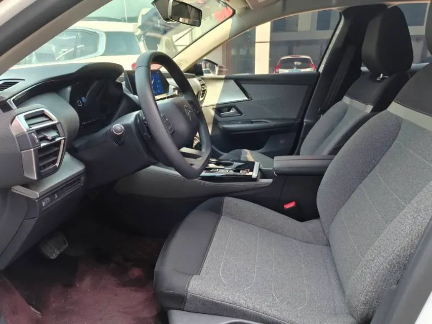 2025 Geely Preface 1.5T 181HP L4 7DCT,autocango,china used car exporter,china ev exporter,chinese used car exporter,chinese used ev exporter