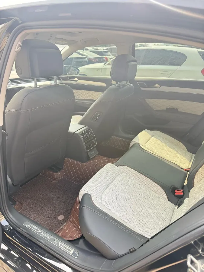2023 Volkswagen Magotan 2.0T 186HP L4 7DCT,autocango,china used car exporter,china ev exporter,chinese used car exporter,chinese used ev exporter