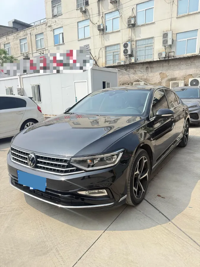 2023 Volkswagen Magotan 2.0T 186HP L4 7DCT,autocango,china used car exporter,china ev exporter,chinese used car exporter,chinese used ev exporter