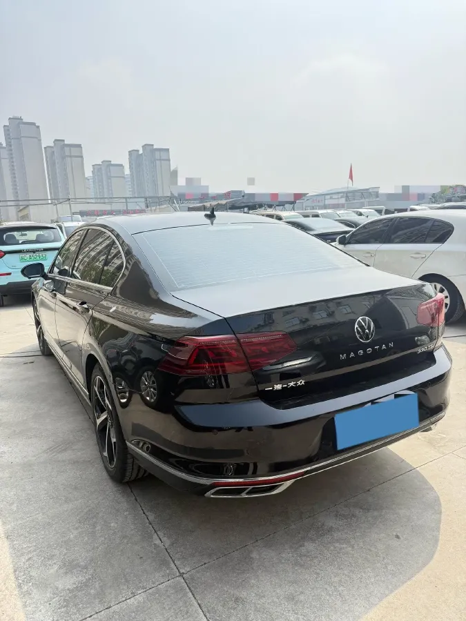 2023 Volkswagen Magotan 2.0T 186HP L4 7DCT,autocango,china used car exporter,china ev exporter,chinese used car exporter,chinese used ev exporter