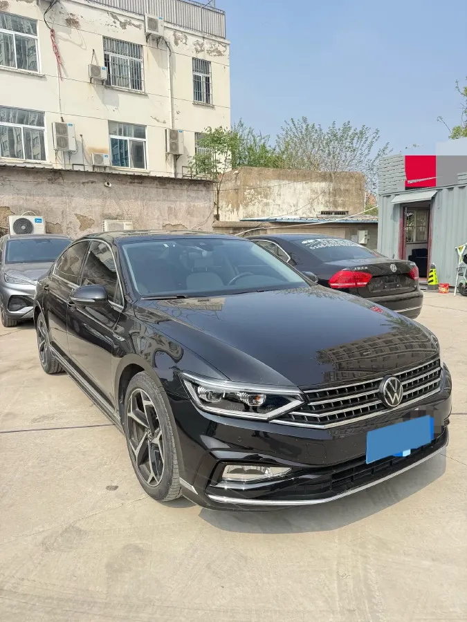 2023 Volkswagen Magotan 2.0T 186HP L4 7DCT,autocango,china used car exporter,china ev exporter,chinese used car exporter,chinese used ev exporter