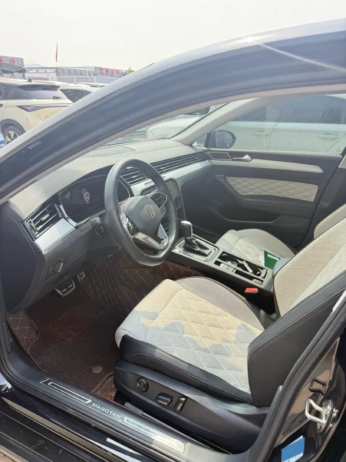 2023 Volkswagen Magotan 2.0T 186HP L4 7DCT,autocango,china used car exporter,china ev exporter,chinese used car exporter,chinese used ev exporter