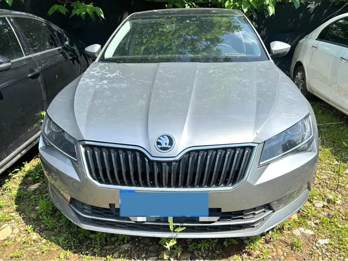2018 Skoda Superb 1.8T 180HP L4 7DCT,autocango,china used car exporter,china ev exporter,chinese used car exporter,chinese used ev exporter