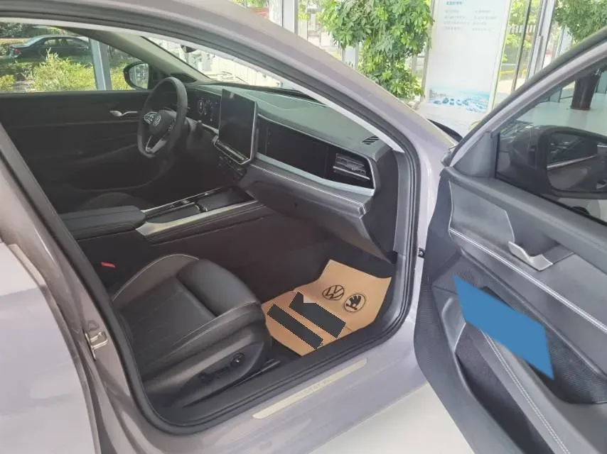 2025 Volkswagen Passat 2.0T 220HP L4 7DCT,autocango,china used car exporter,china ev exporter,chinese used car exporter,chinese used ev exporter