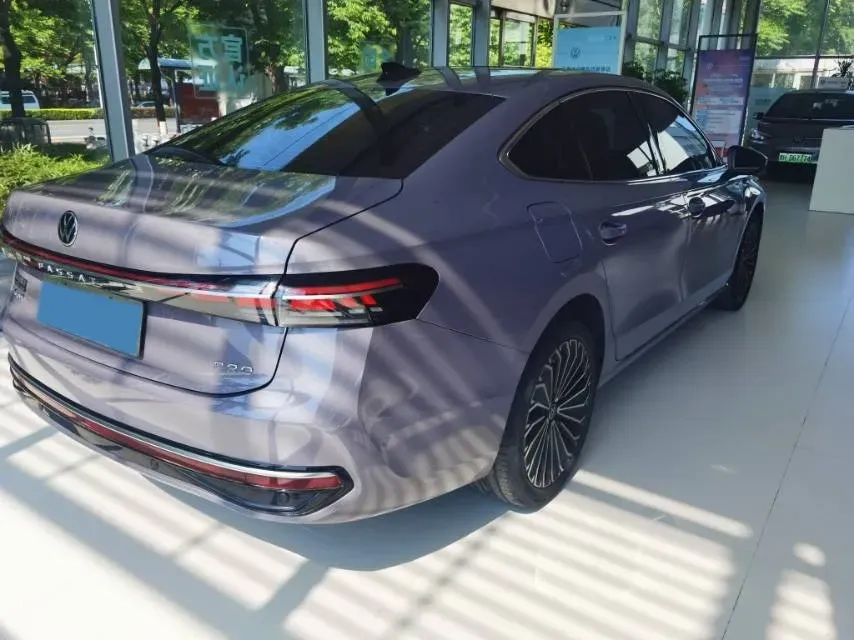2025 Volkswagen Passat 2.0T 220HP L4 7DCT,autocango,china used car exporter,china ev exporter,chinese used car exporter,chinese used ev exporter