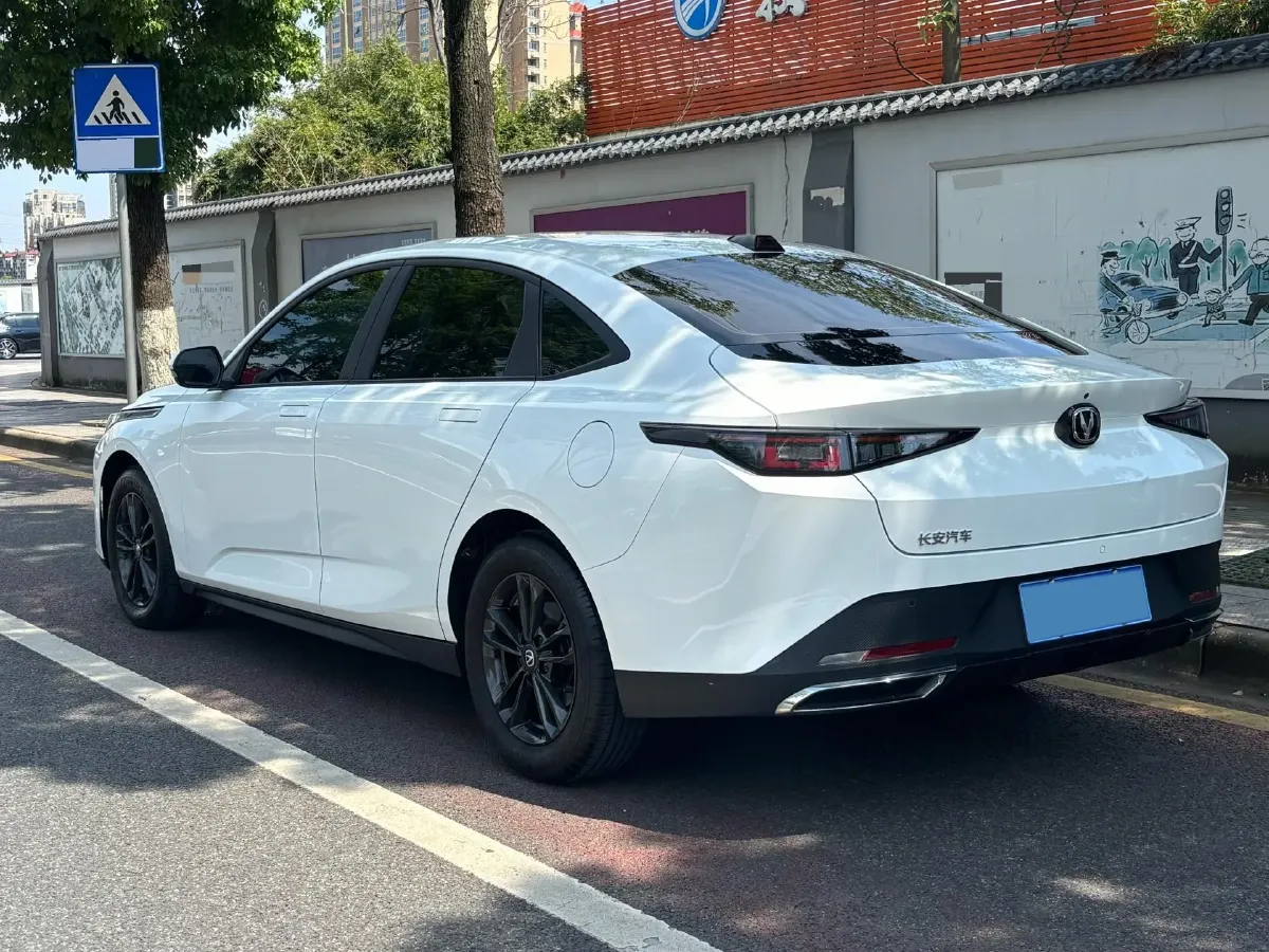 2023 ChangAn Lamore 1.5T 170HP L4 7DCT,autocango,china used car exporter,china ev exporter,chinese used car exporter,chinese used ev exporter