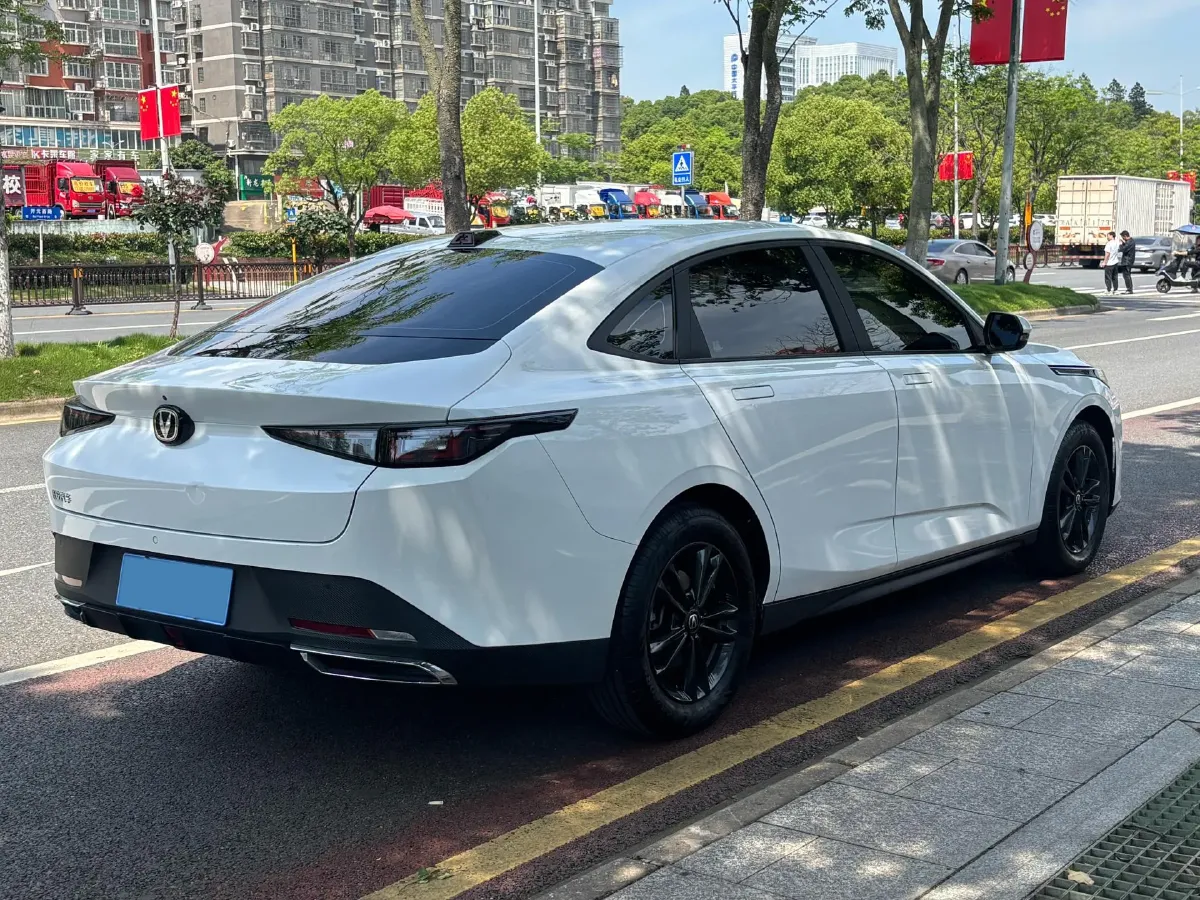 2023 ChangAn Lamore 1.5T 170HP L4 7DCT,autocango,china used car exporter,china ev exporter,chinese used car exporter,chinese used ev exporter