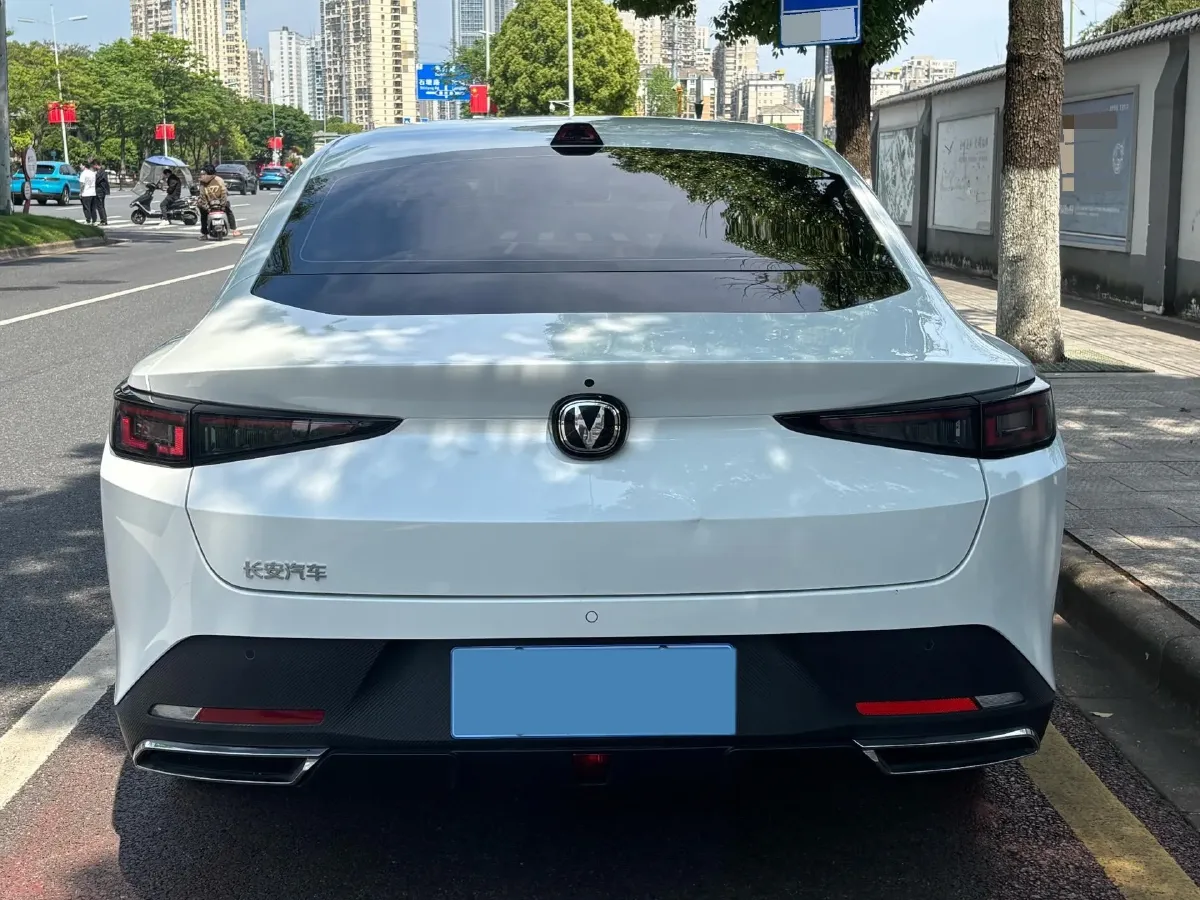 2023 ChangAn Lamore 1.5T 170HP L4 7DCT,autocango,china used car exporter,china ev exporter,chinese used car exporter,chinese used ev exporter