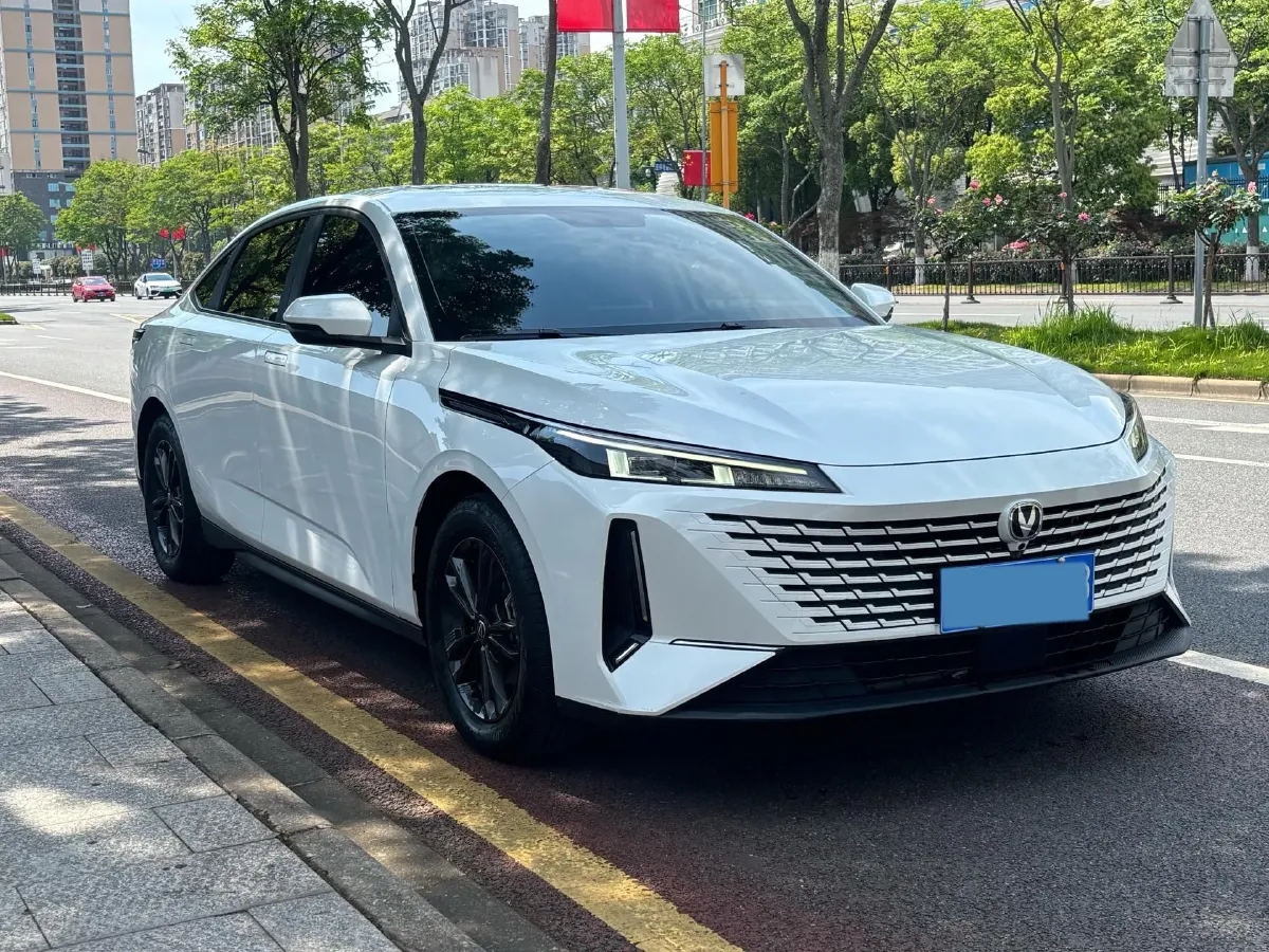 2023 ChangAn Lamore 1.5T 170HP L4 7DCT,autocango,china used car exporter,china ev exporter,chinese used car exporter,chinese used ev exporter