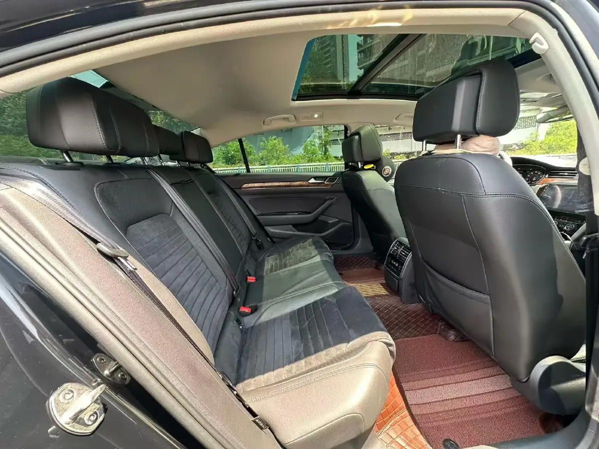 2018 Volkswagen Magotan 1.8T 180HP L4 7DCT,autocango,china used car exporter,china ev exporter,chinese used car exporter,chinese used ev exporter