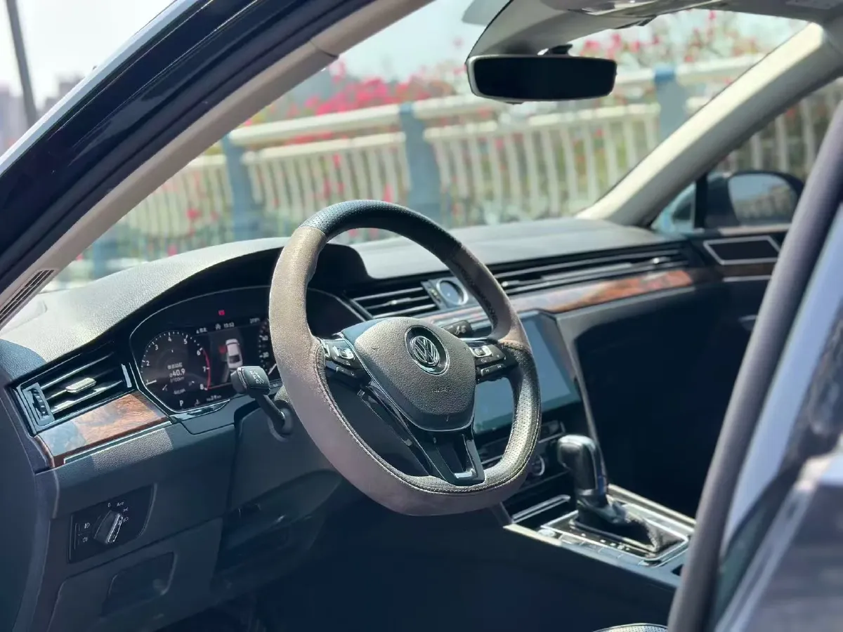 2018 Volkswagen Magotan 1.8T 180HP L4 7DCT,autocango,china used car exporter,china ev exporter,chinese used car exporter,chinese used ev exporter
