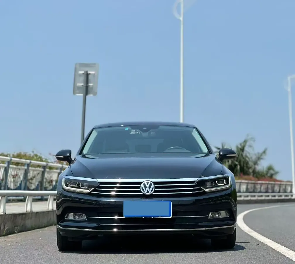 2018 Volkswagen Magotan 1.8T 180HP L4 7DCT,autocango,china used car exporter,china ev exporter,chinese used car exporter,chinese used ev exporter