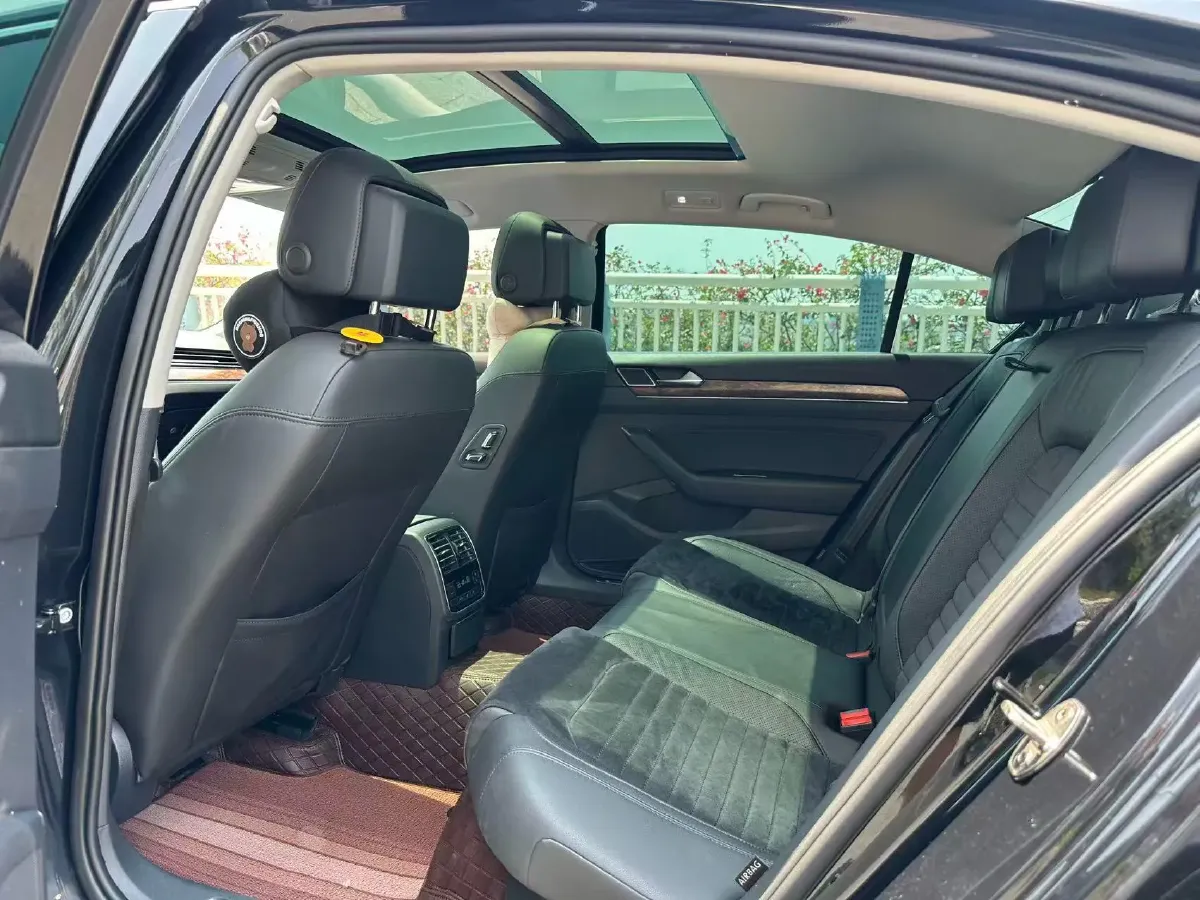 2018 Volkswagen Magotan 1.8T 180HP L4 7DCT,autocango,china used car exporter,china ev exporter,chinese used car exporter,chinese used ev exporter