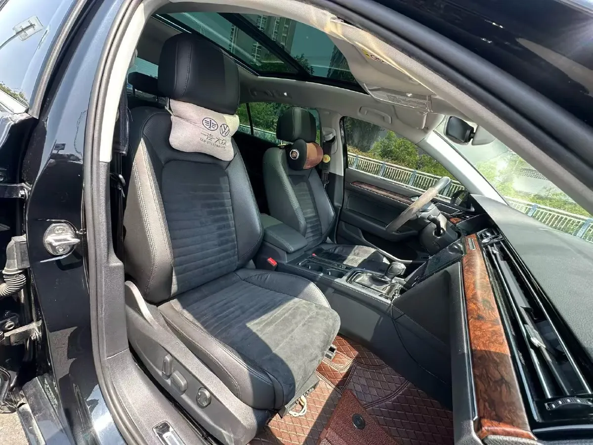 2018 Volkswagen Magotan 1.8T 180HP L4 7DCT,autocango,china used car exporter,china ev exporter,chinese used car exporter,chinese used ev exporter