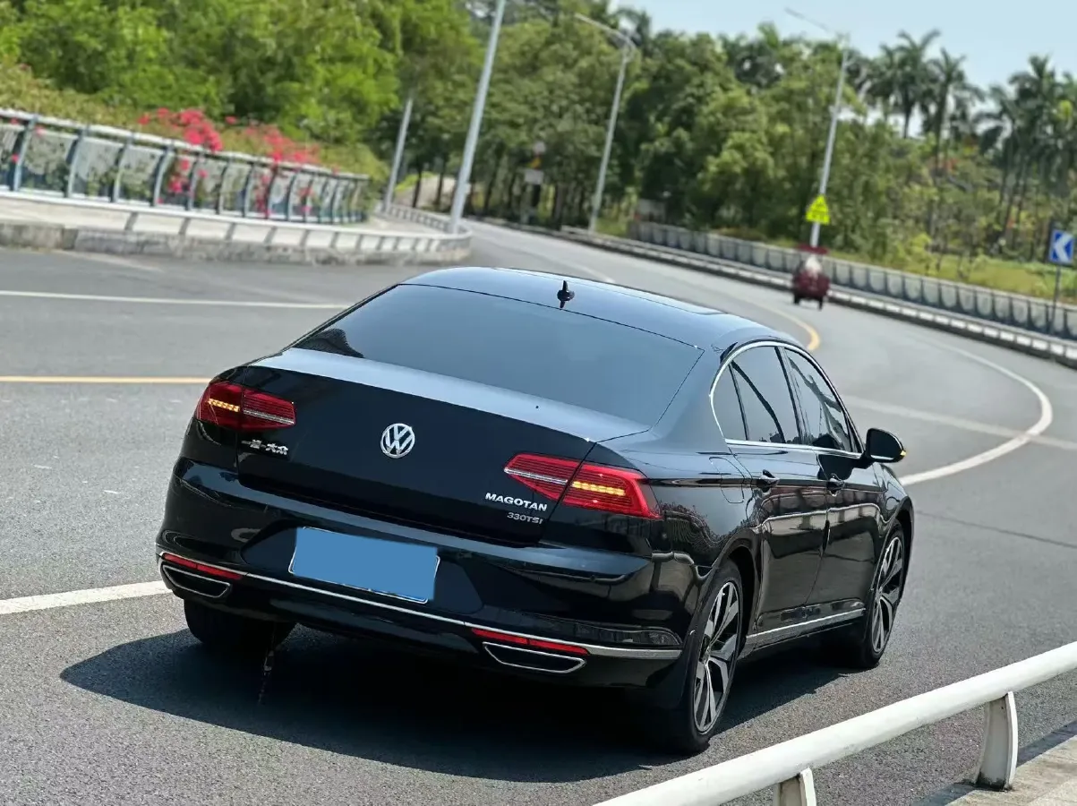 2018 Volkswagen Magotan 1.8T 180HP L4 7DCT,autocango,china used car exporter,china ev exporter,chinese used car exporter,chinese used ev exporter