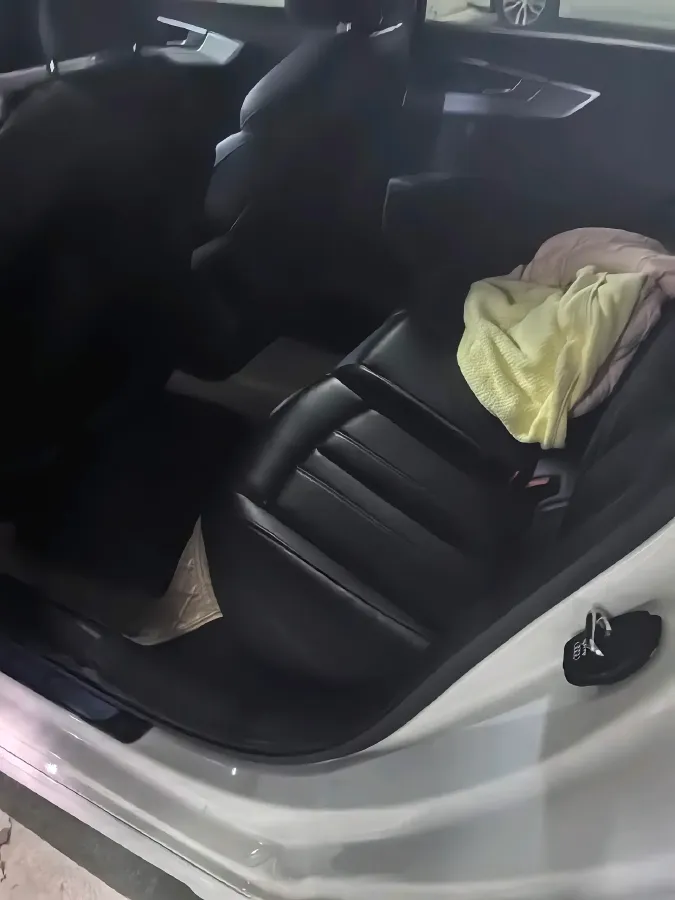 2022 Audi A4L 2.0T 150HP L4 7DCT,autocango,china used car exporter,china ev exporter,chinese used car exporter,chinese used ev exporter