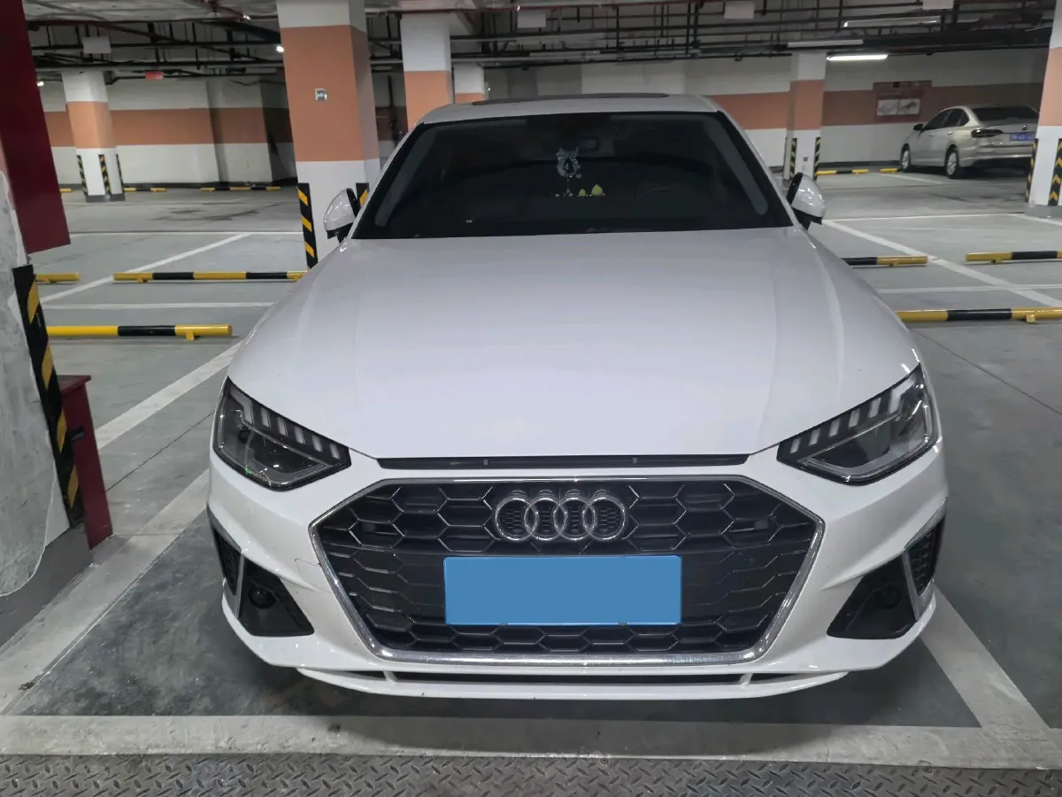 2022 Audi A4L 2.0T 150HP L4 7DCT,autocango,china used car exporter,china ev exporter,chinese used car exporter,chinese used ev exporter