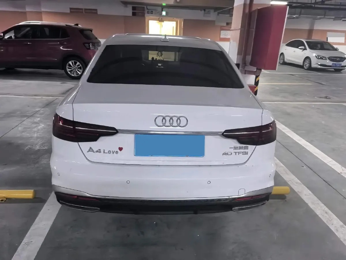 2022 Audi A4L 2.0T 150HP L4 7DCT,autocango,china used car exporter,china ev exporter,chinese used car exporter,chinese used ev exporter