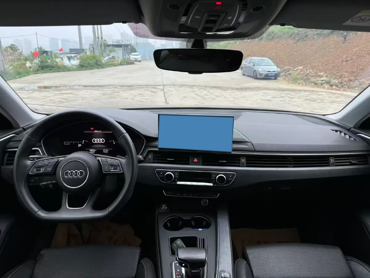 2022 Audi A4L 2.0T 190HP L4 7DCT,autocango,china used car exporter,china ev exporter,chinese used car exporter,chinese used ev exporter