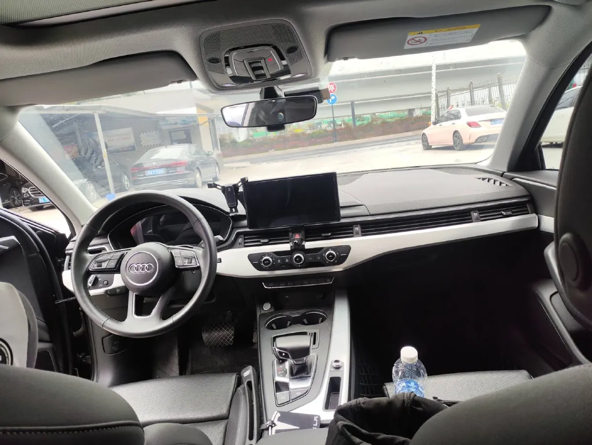 2022 Audi A4L 2.0T 190HP L4 7DCT,autocango,china used car exporter,china ev exporter,chinese used car exporter,chinese used ev exporter