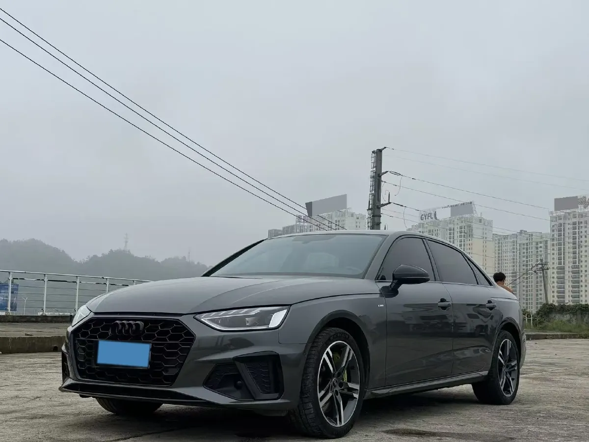 2022 Audi A4L 2.0T 190HP L4 7DCT,autocango,china used car exporter,china ev exporter,chinese used car exporter,chinese used ev exporter