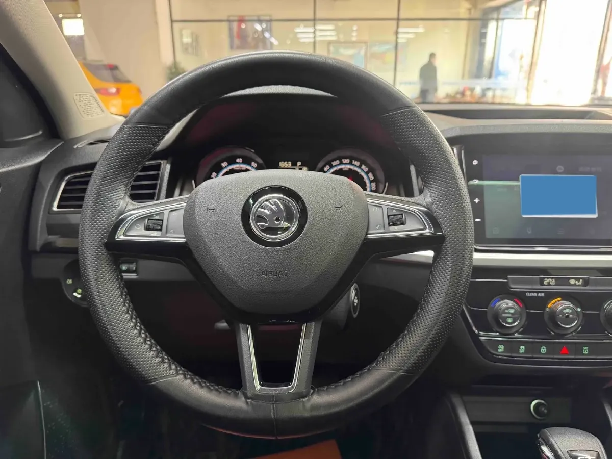 2024 Skoda Kamiq 1.5L 109HP L4 6AT,autocango,china used car exporter,china ev exporter,chinese used car exporter,chinese used ev exporter