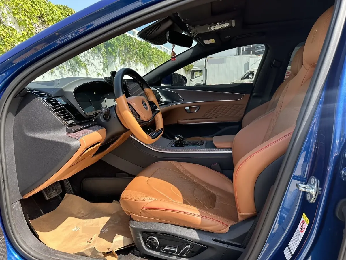 2022 Volkswagen Tiguan L 2.0T 186HP L4 7DCT,autocango,china used car exporter,china ev exporter,chinese used car exporter,chinese used ev exporter