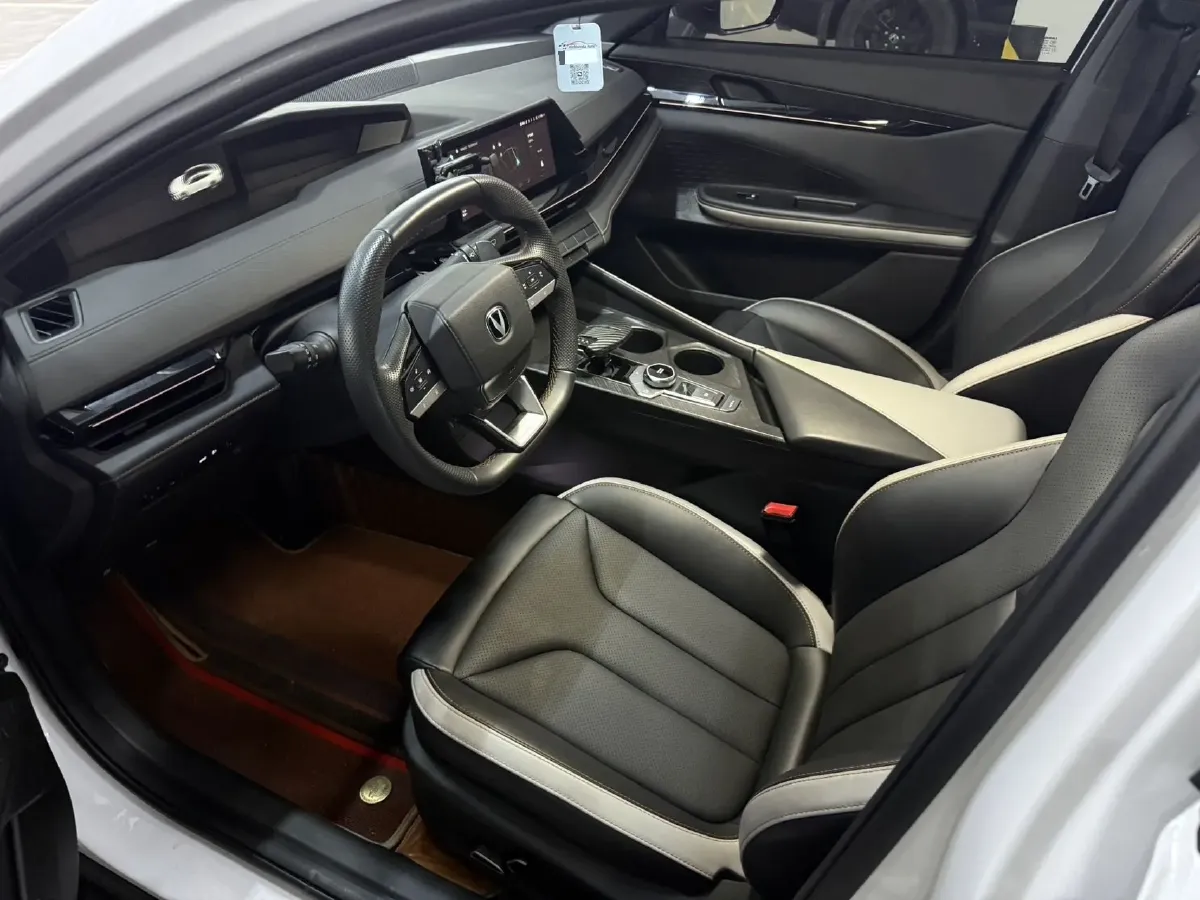 2023 ChangAn UNI-V 1.5T 188HP L4 7DCT,autocango,china used car exporter,china ev exporter,chinese used car exporter,chinese used ev exporter