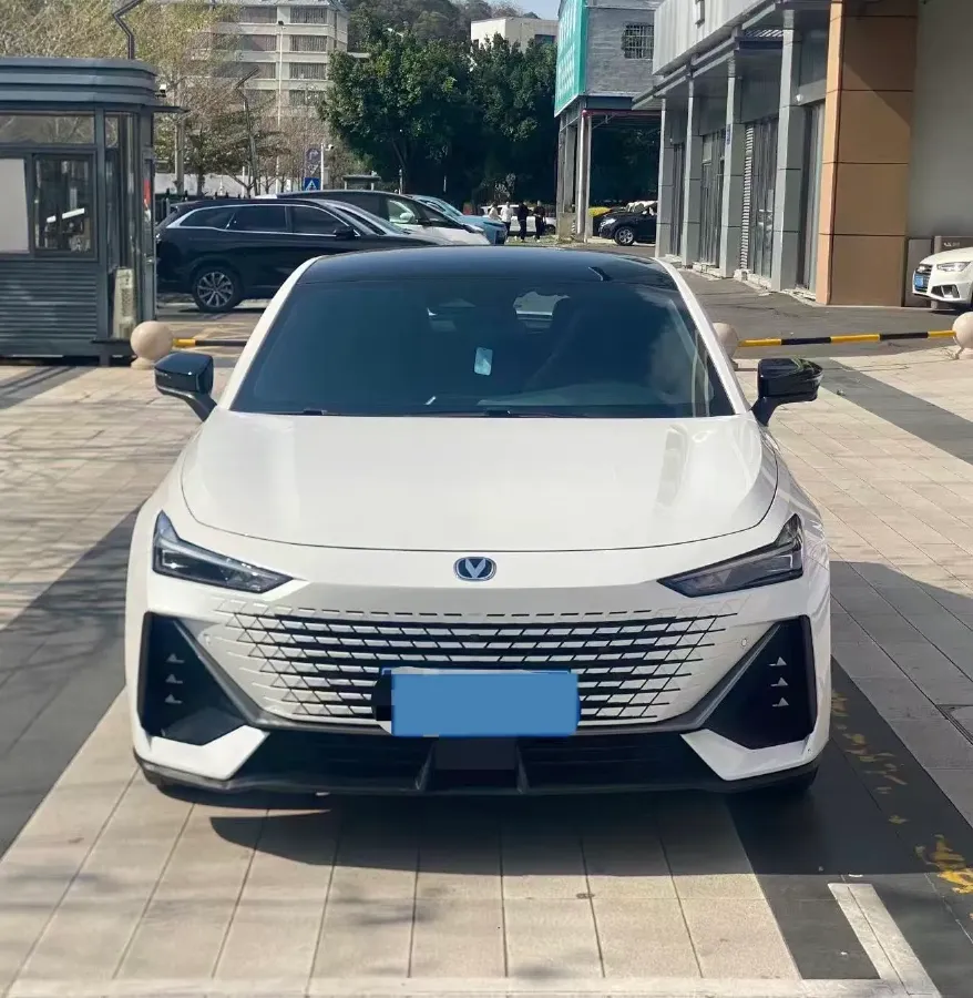 2023 ChangAn UNI-V 1.5T 188HP L4 7DCT,autocango,china used car exporter,china ev exporter,chinese used car exporter,chinese used ev exporter