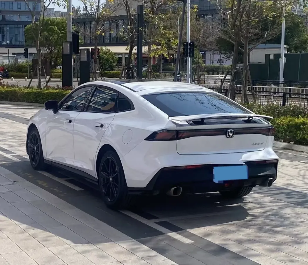 2023 ChangAn UNI-V 1.5T 188HP L4 7DCT,autocango,china used car exporter,china ev exporter,chinese used car exporter,chinese used ev exporter