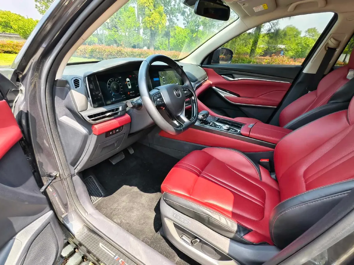 2021 ChangAn CS75 Plus 2.0T 233HP L4 8AT,autocango,china used car exporter,china ev exporter,chinese used car exporter,chinese used ev exporter