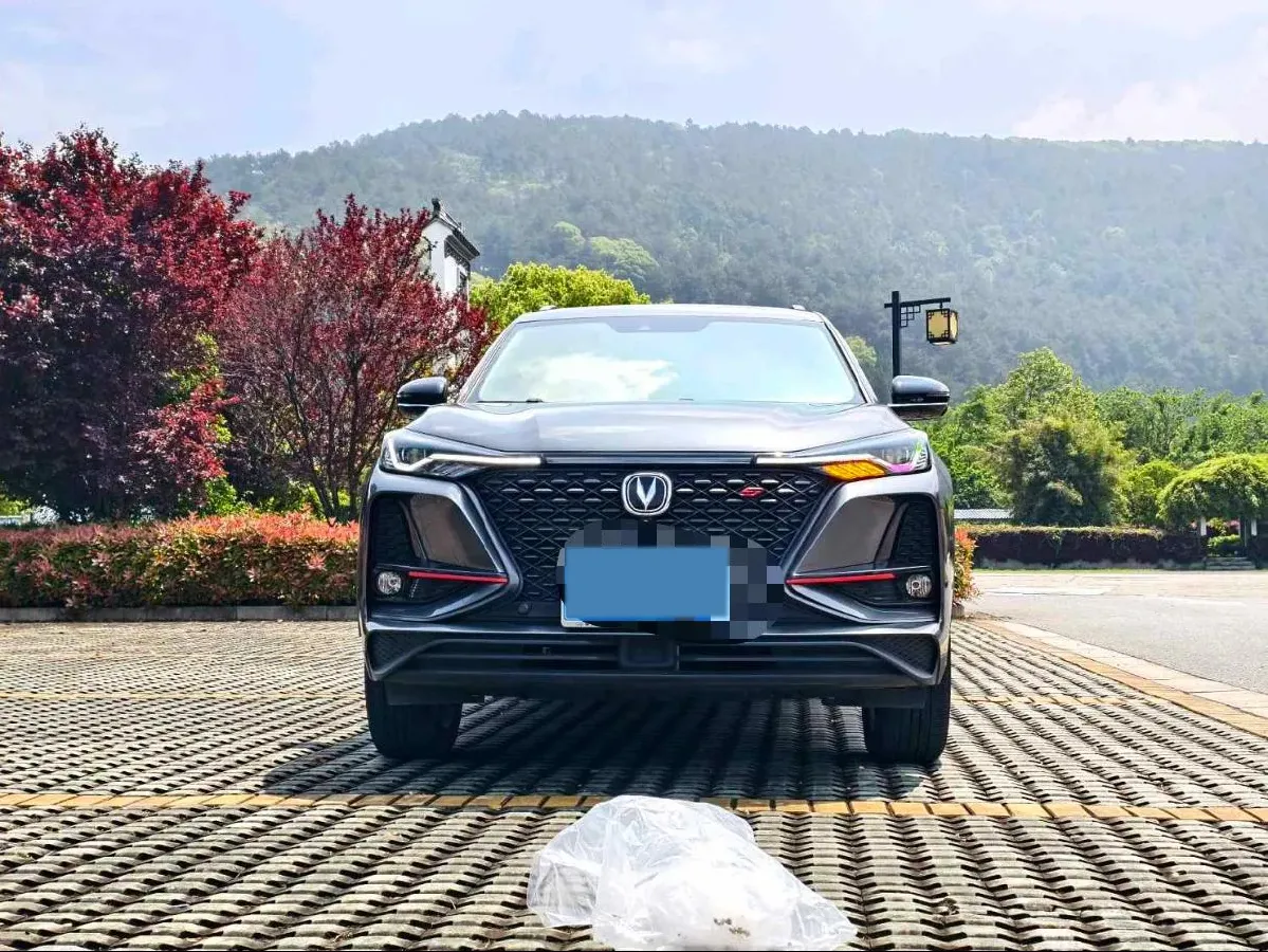 2021 ChangAn CS75 Plus 2.0T 233HP L4 8AT,autocango,china used car exporter,china ev exporter,chinese used car exporter,chinese used ev exporter