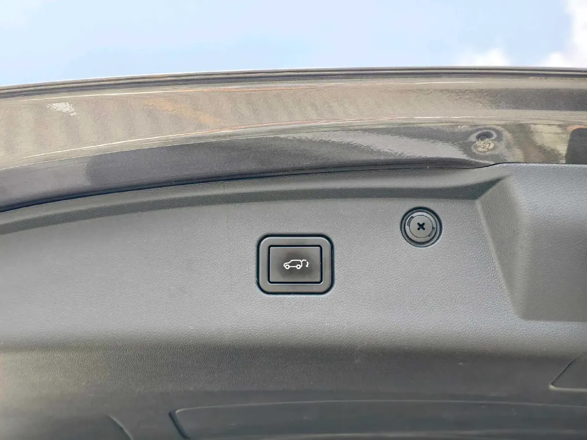 2021 ChangAn CS75 Plus 2.0T 233HP L4 8AT,autocango,china used car exporter,china ev exporter,chinese used car exporter,chinese used ev exporter