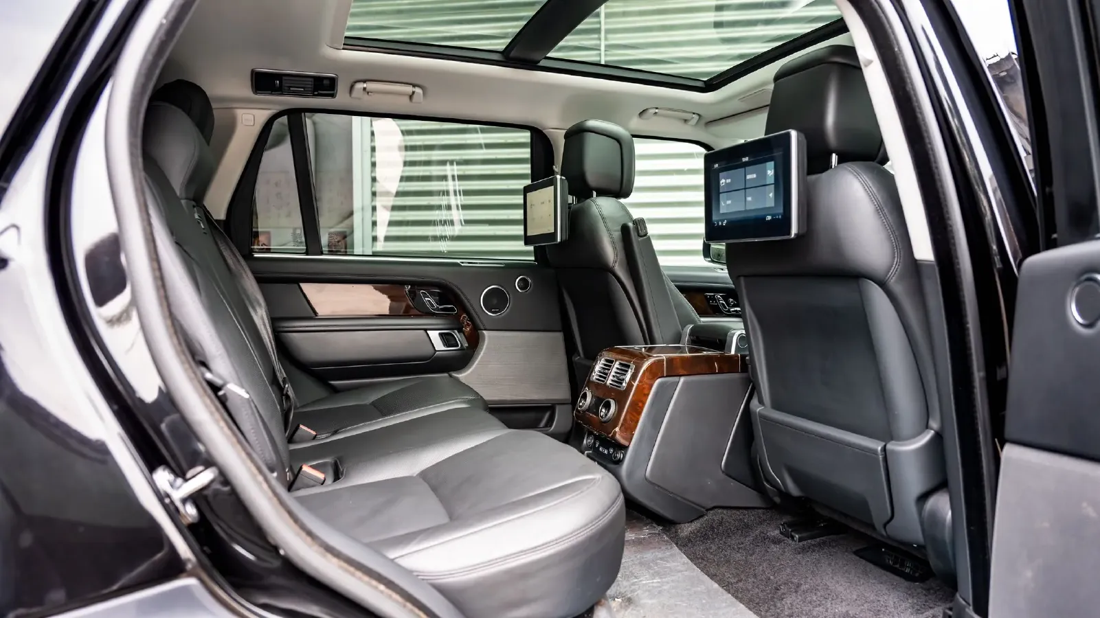 2021 Land Rover Range Rover 3.0T 400HP L6 8AT,autocango,china used car exporter,china ev exporter,chinese used car exporter,chinese used ev exporter