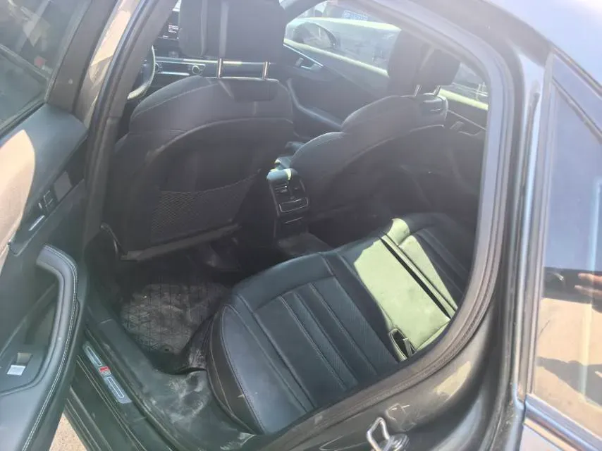 2024 Audi A4L 2.0T 190HP L4 7DCT,autocango,china used car exporter,china ev exporter,chinese used car exporter,chinese used ev exporter
