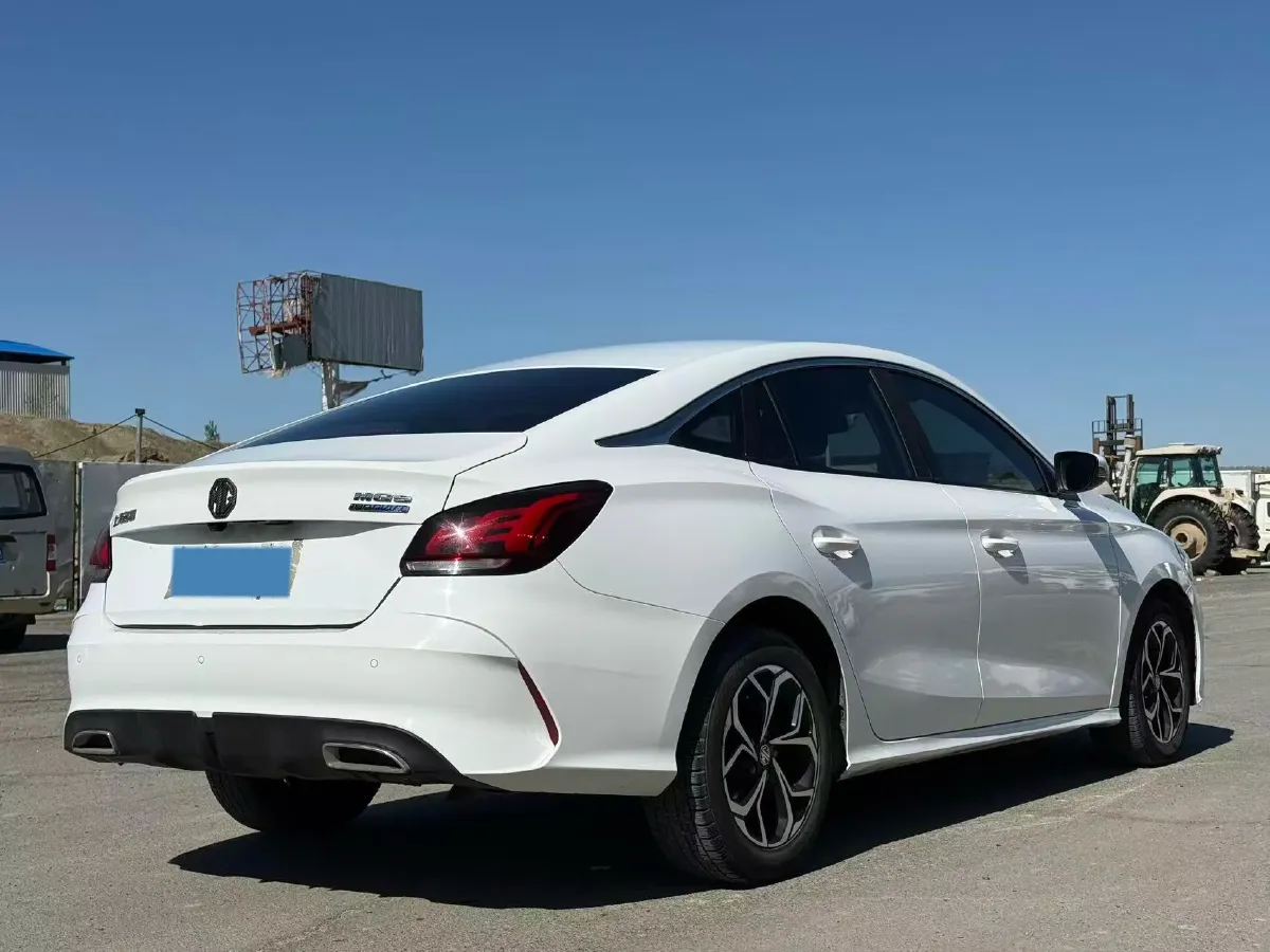 2021 MG 5 1.5L 120HP L4 5MT,autocango,china used car exporter,china ev exporter,chinese used car exporter,chinese used ev exporter