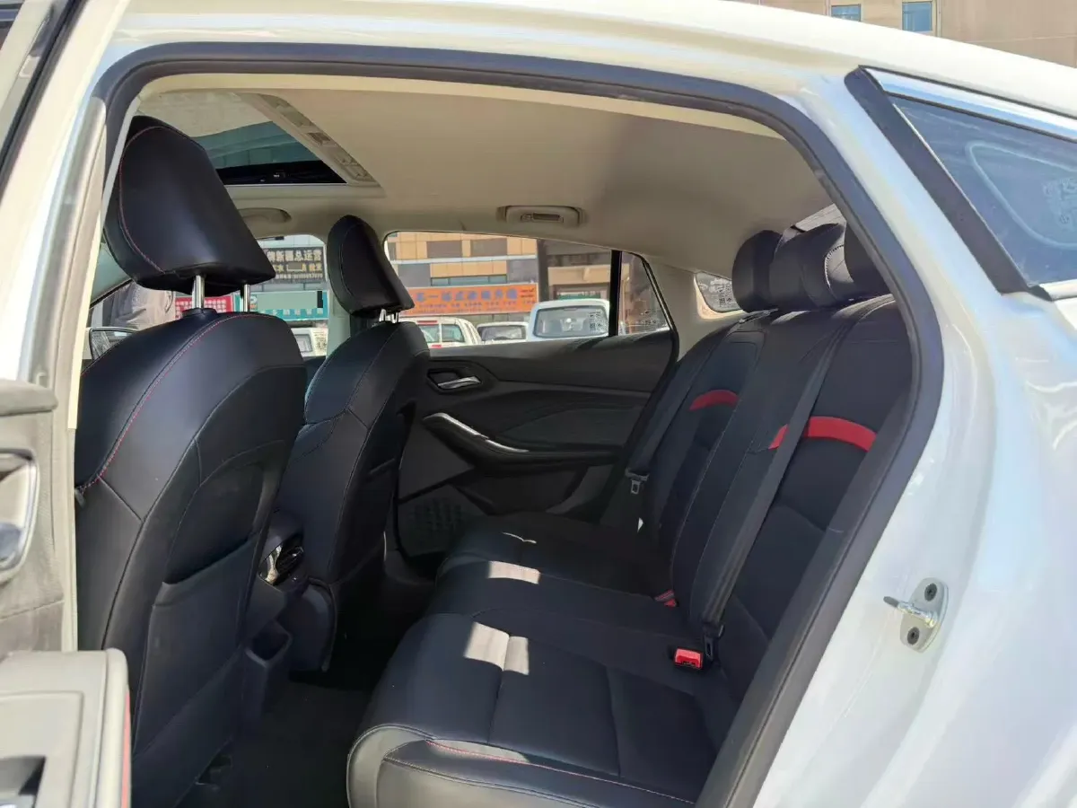 2021 MG 5 1.5L 120HP L4 5MT,autocango,china used car exporter,china ev exporter,chinese used car exporter,chinese used ev exporter