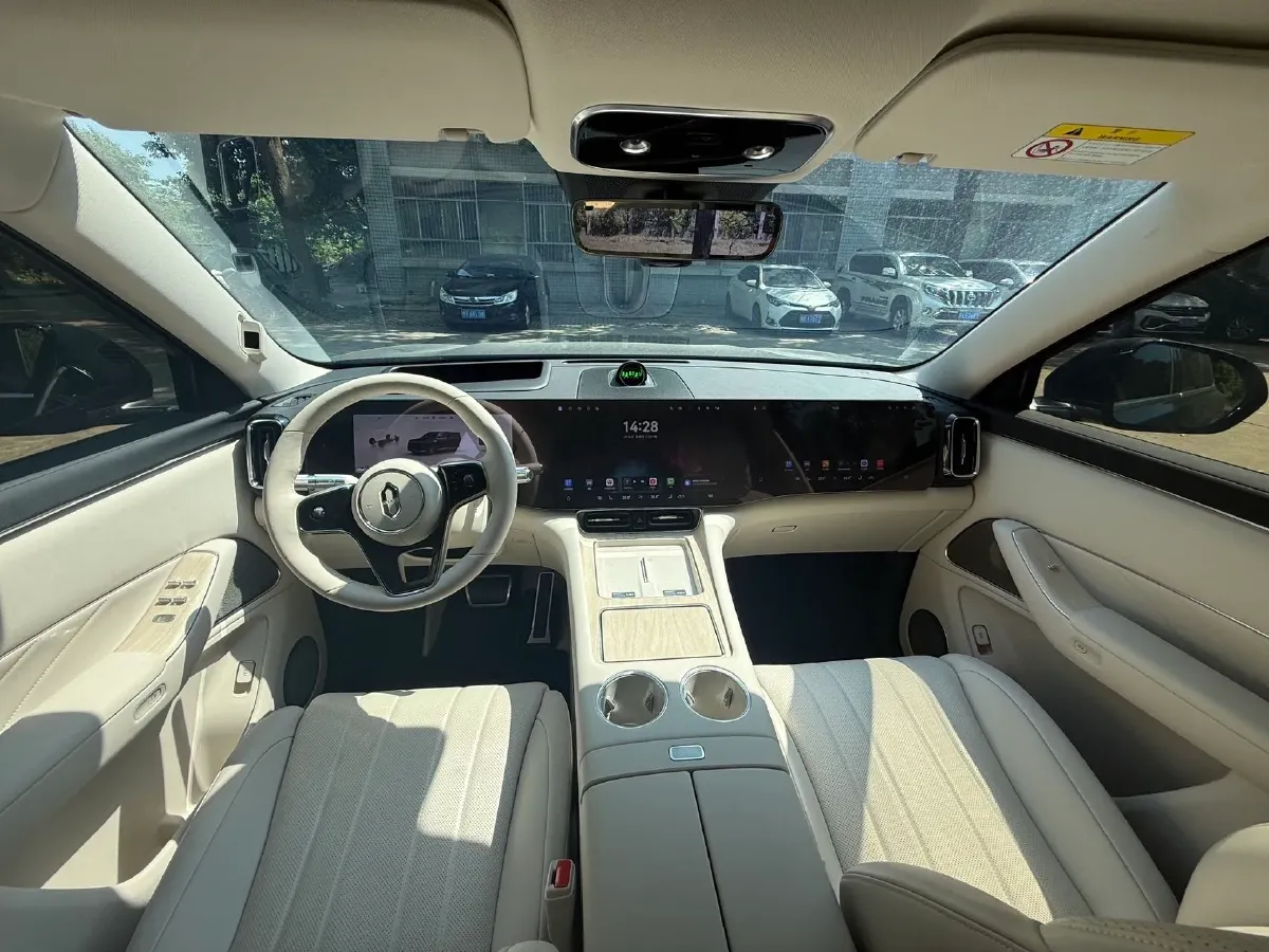 2025 AITO AITO M8 REEV 160HP REEV 53.4KWH,autocango,china used car exporter,china ev exporter,chinese used car exporter,chinese used ev exporter