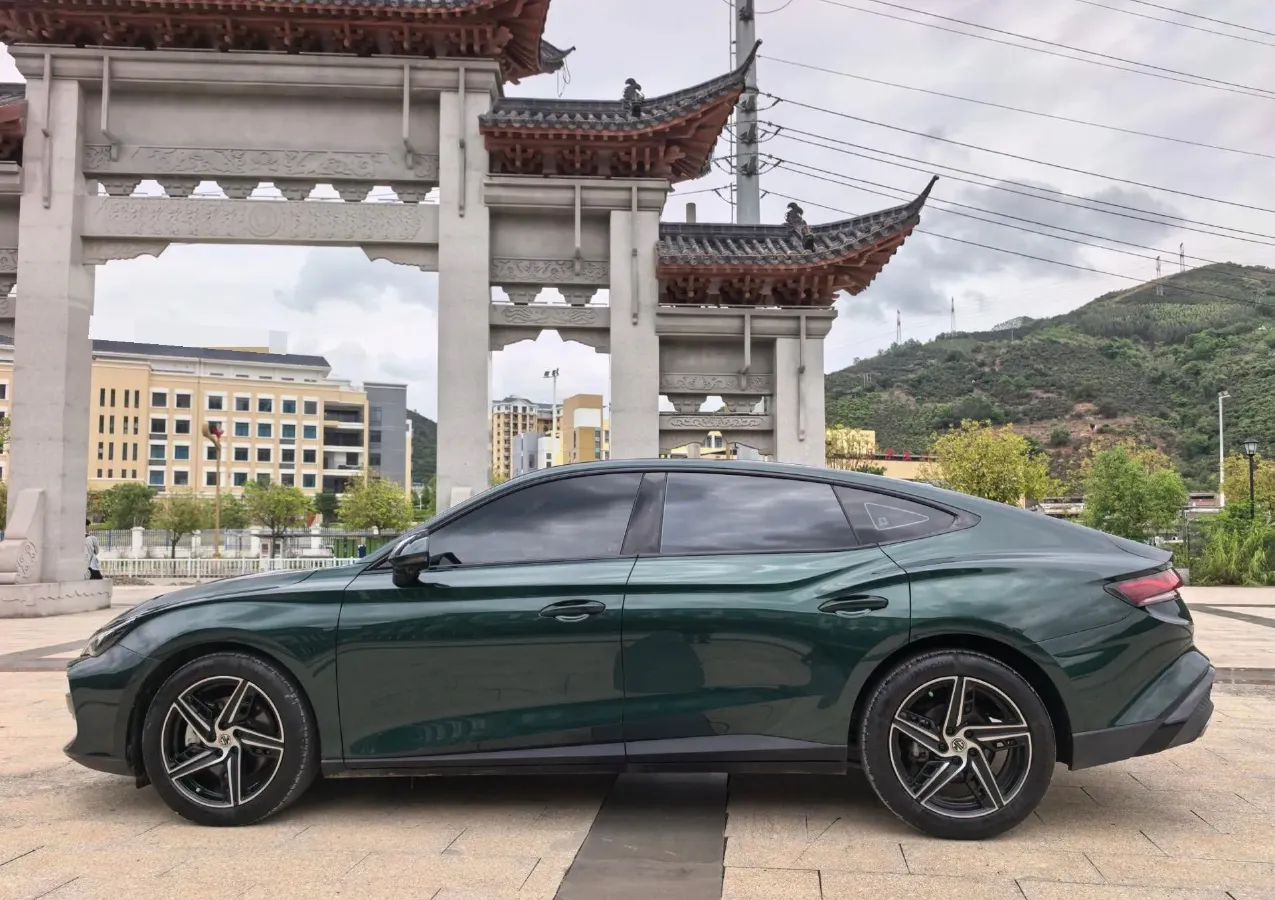 2023 MG 7 1.5T 188HP L4 7DCT,autocango,china used car exporter,china ev exporter,chinese used car exporter,chinese used ev exporter