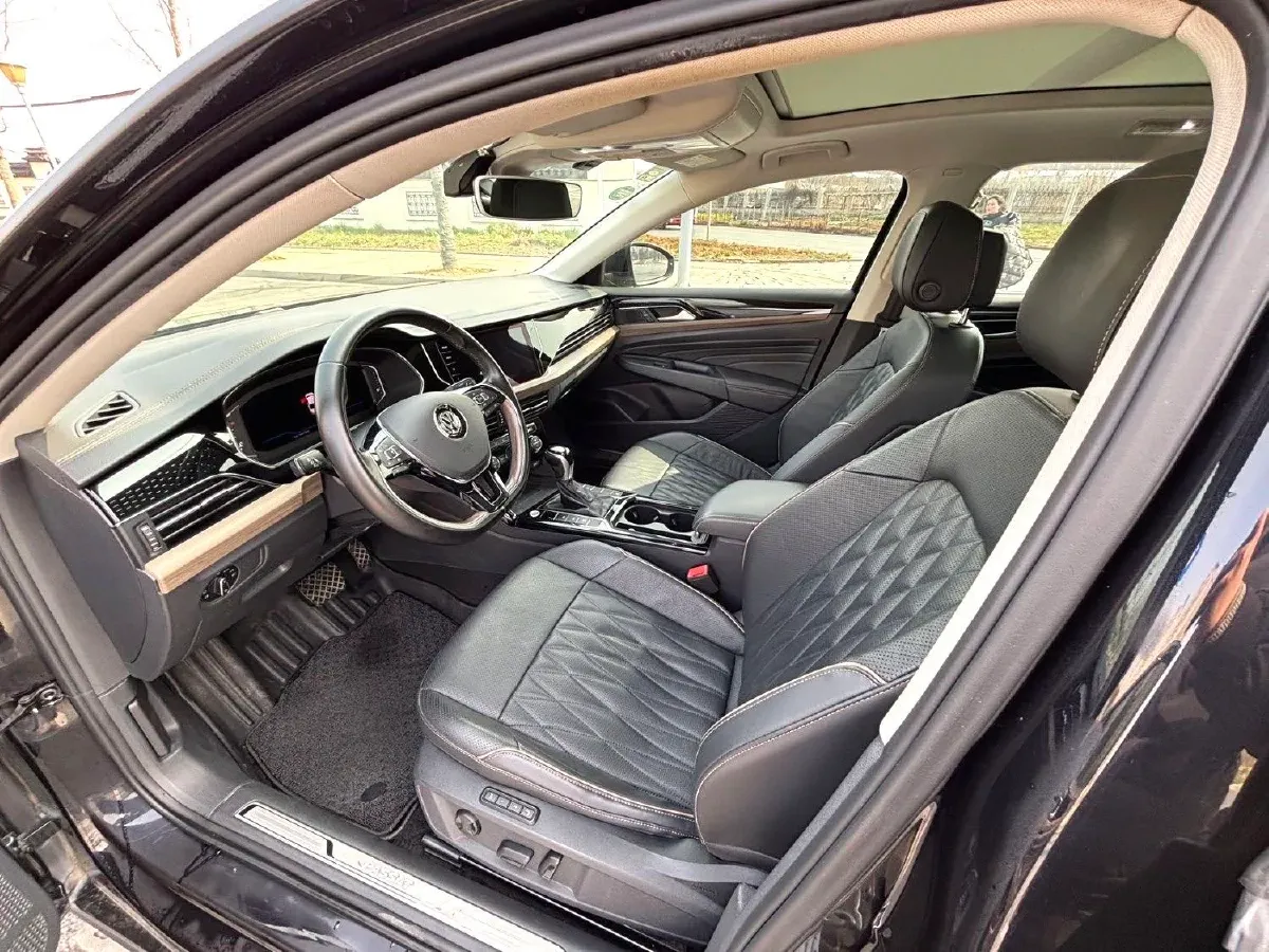 2019 Volkswagen Passat 2.0T 186HP L4 7DCT,autocango,china used car exporter,china ev exporter,chinese used car exporter,chinese used ev exporter