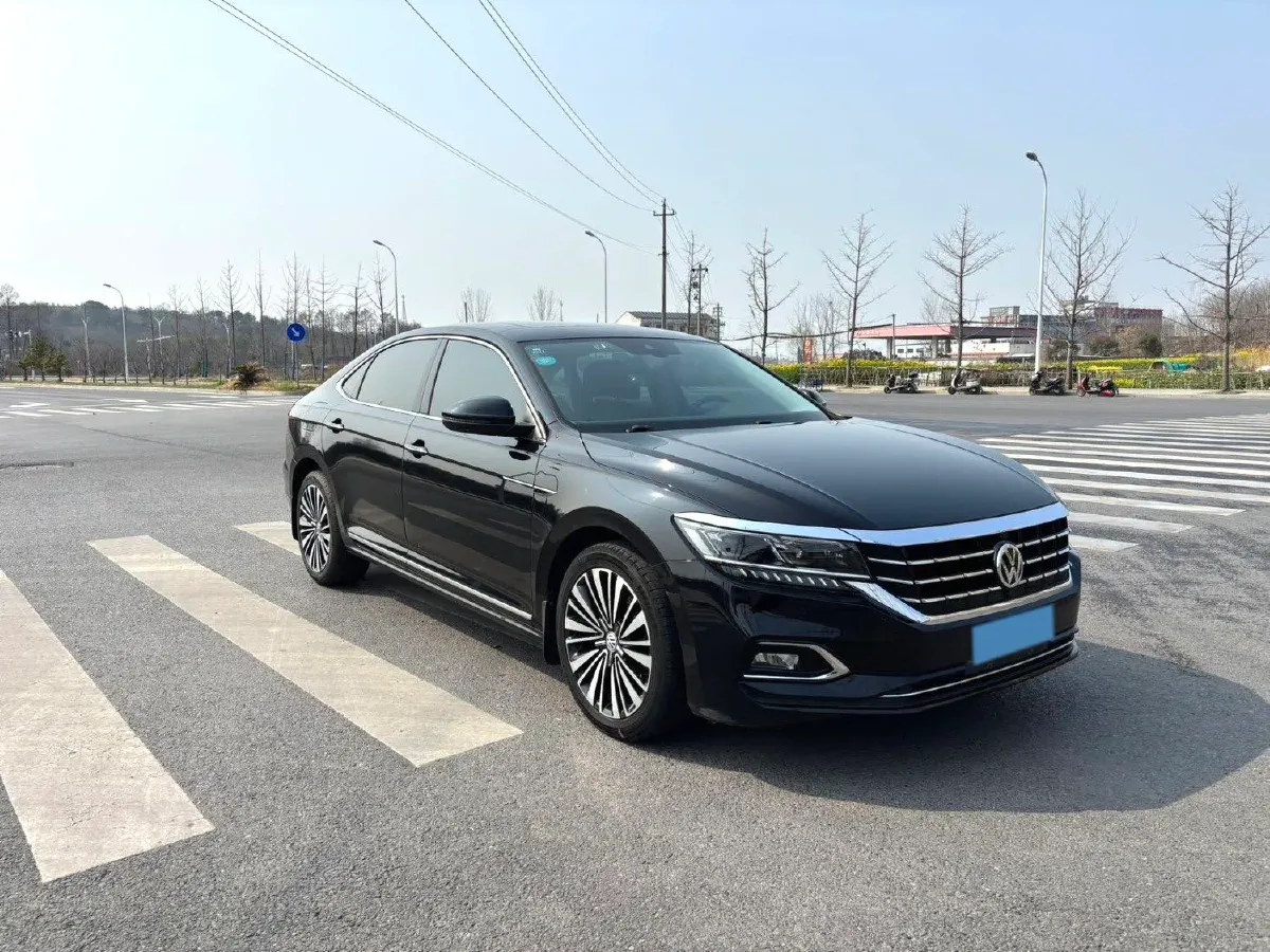 2019 Volkswagen Passat 2.0T 186HP L4 7DCT,autocango,china used car exporter,china ev exporter,chinese used car exporter,chinese used ev exporter