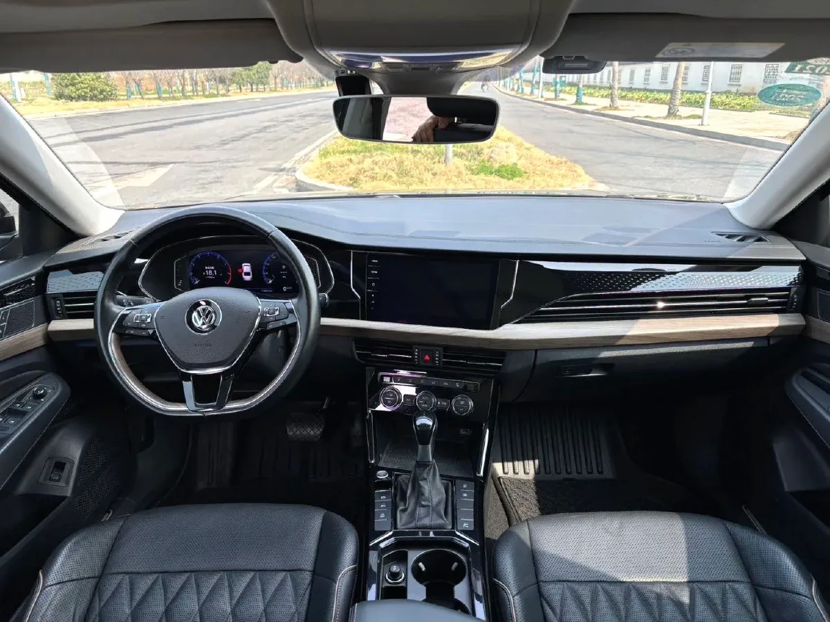 2019 Volkswagen Passat 2.0T 186HP L4 7DCT,autocango,china used car exporter,china ev exporter,chinese used car exporter,chinese used ev exporter