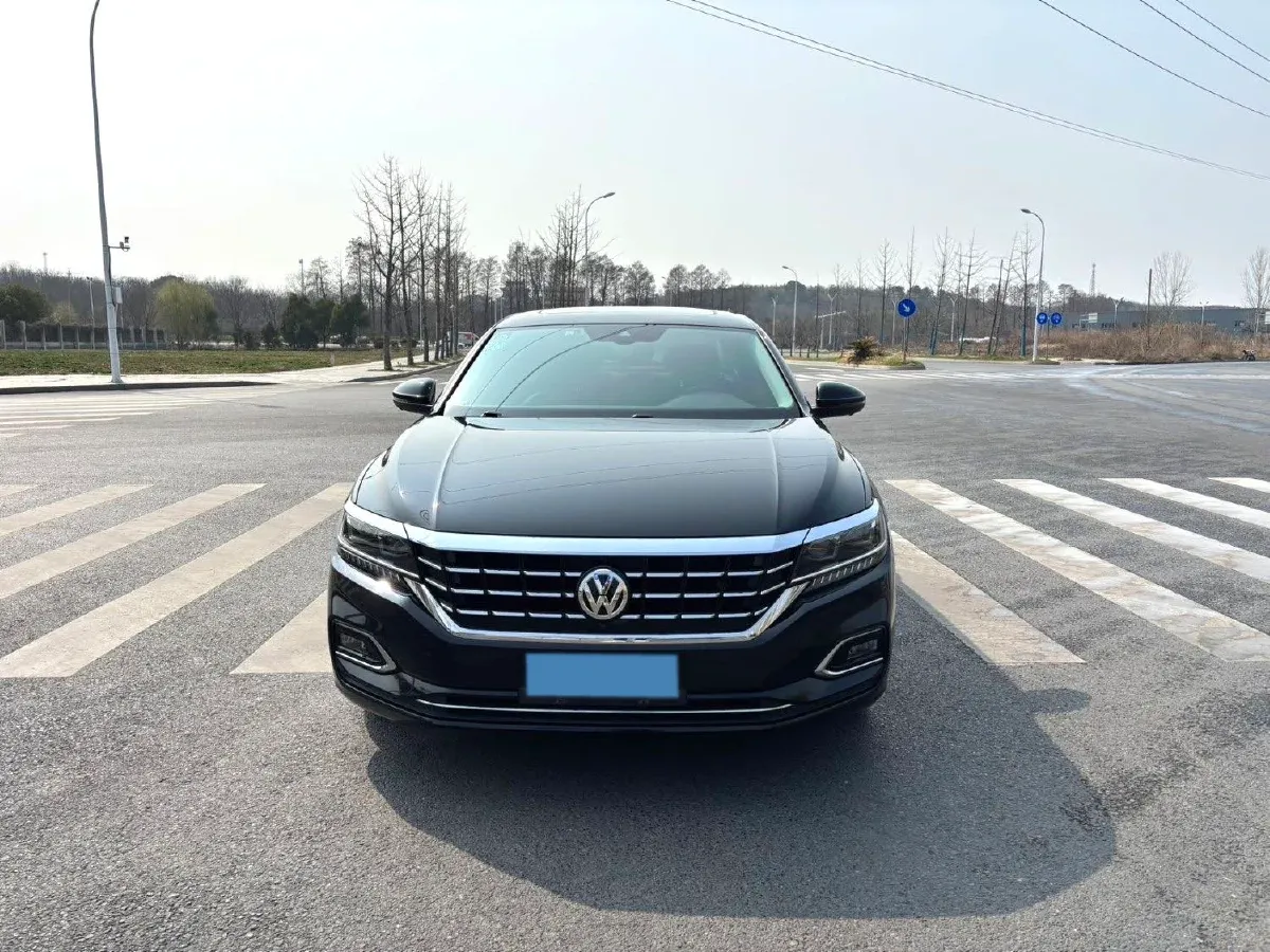 2019 Volkswagen Passat 2.0T 186HP L4 7DCT,autocango,china used car exporter,china ev exporter,chinese used car exporter,chinese used ev exporter