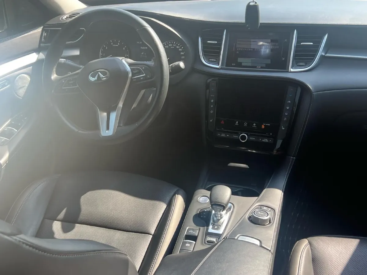 2020 Infiniti QX50 2.0T 261HP L4 CVT,autocango,china used car exporter,china ev exporter,chinese used car exporter,chinese used ev exporter
