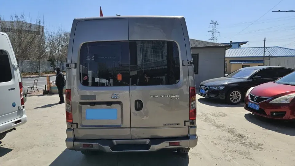 2013 MAXUS XinTu V80 2.5T 136HP L4 5MT,autocango,china used car exporter,china ev exporter,chinese used car exporter,chinese used ev exporter