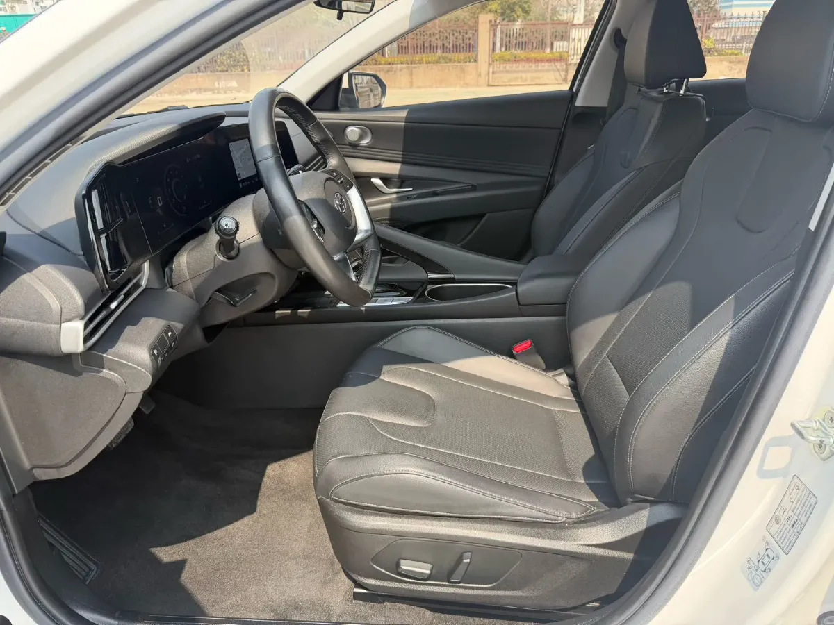 2021 Hyundai Elantra 1.5L 115HP L4 CVT,autocango,china used car exporter,china ev exporter,chinese used car exporter,chinese used ev exporter