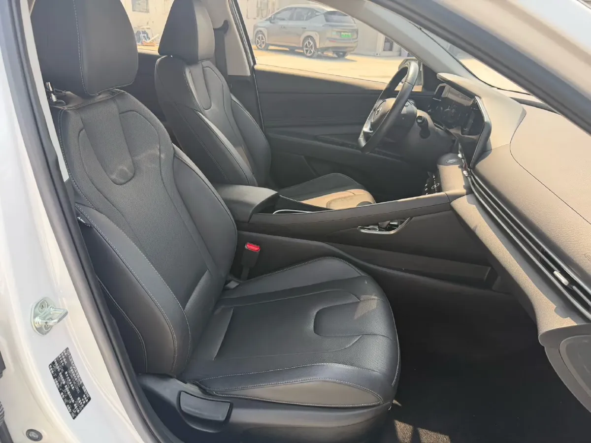 2021 Hyundai Elantra 1.5L 115HP L4 CVT,autocango,china used car exporter,china ev exporter,chinese used car exporter,chinese used ev exporter