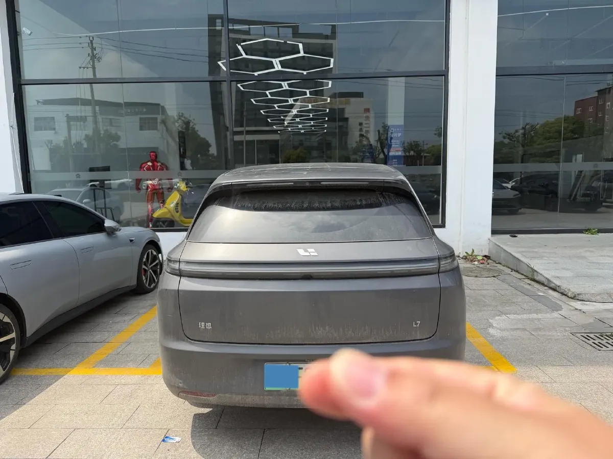 2023 Li L7 Range Extended 154HP REEV 40.9KWH,autocango,china used car exporter,china ev exporter,chinese used car exporter,chinese used ev exporter
