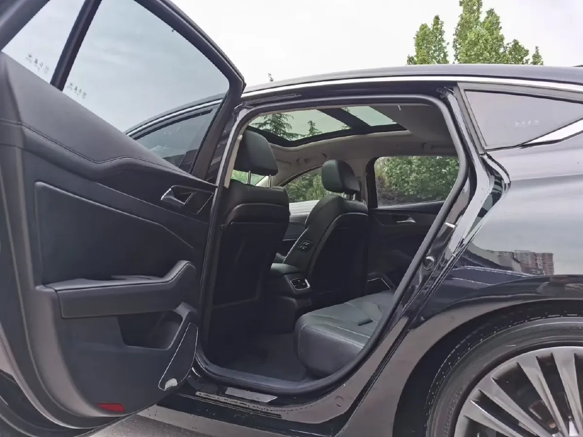 2020 HongQi H5 1.8T 197HP L4 6AT,autocango,china used car exporter,china ev exporter,chinese used car exporter,chinese used ev exporter